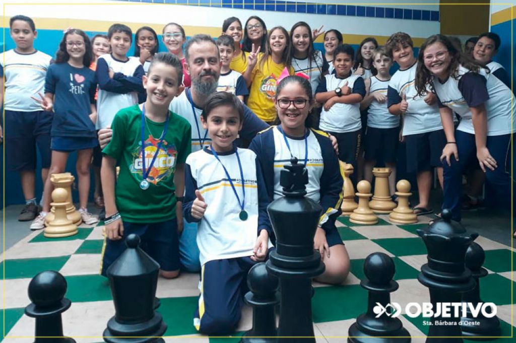 Tornei de Xadrez, atividade extracurricular no Colégio Objetivo de Santa Bárbara d Oeste